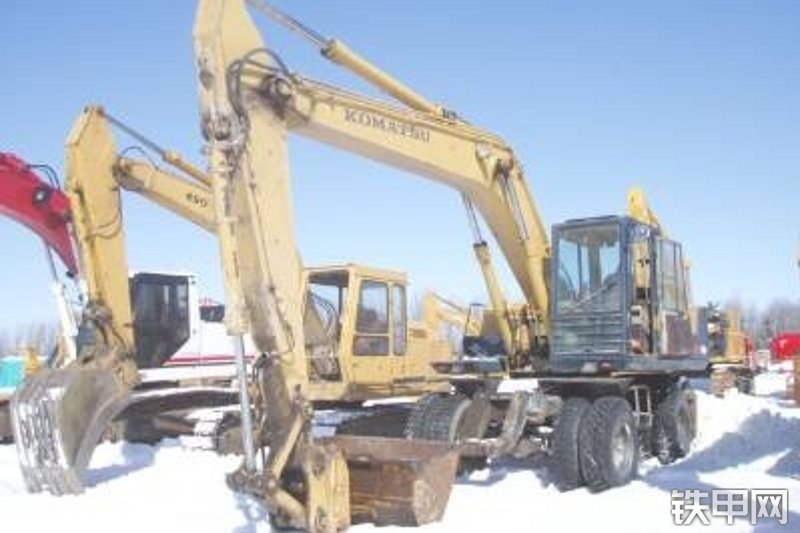 小松pw210-1轮式挖掘机