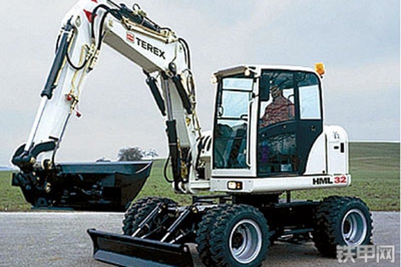 特雷克斯hml32轮式挖掘机