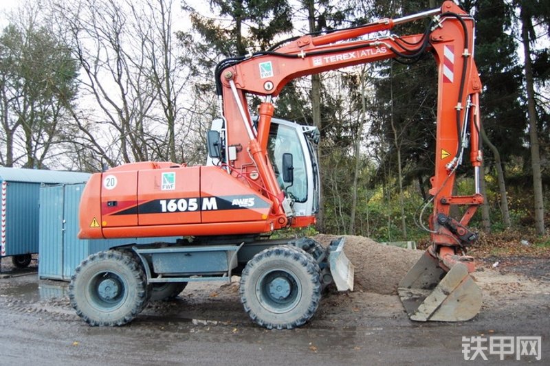 特雷克斯1605m轮式挖掘机