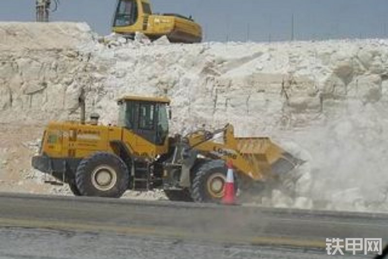 山东临工lg968轮式装载机