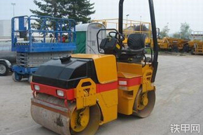 戴纳派克cc102双钢轮压路机