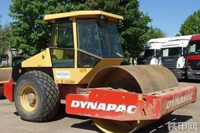 戴纳派克ca280d单钢轮压路机