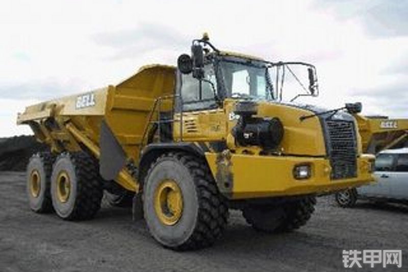 贝尔b40d.6-4铰接式卡车