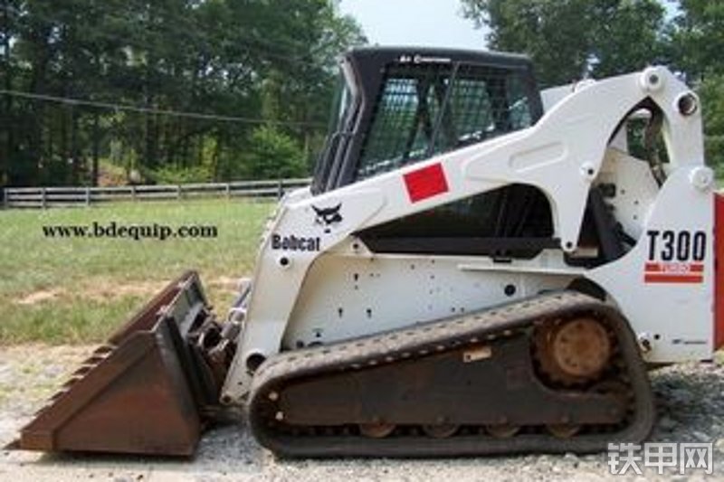 山猫t300履带滑移装载机