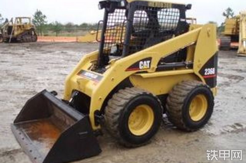 卡特彼勒cat236b轮式滑移装载机