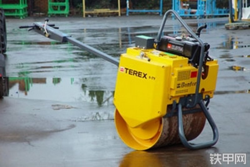 特雷克斯Feb-75单钢轮压路机