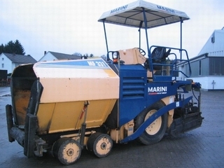 玛连尼 MF331 沥青摊铺机