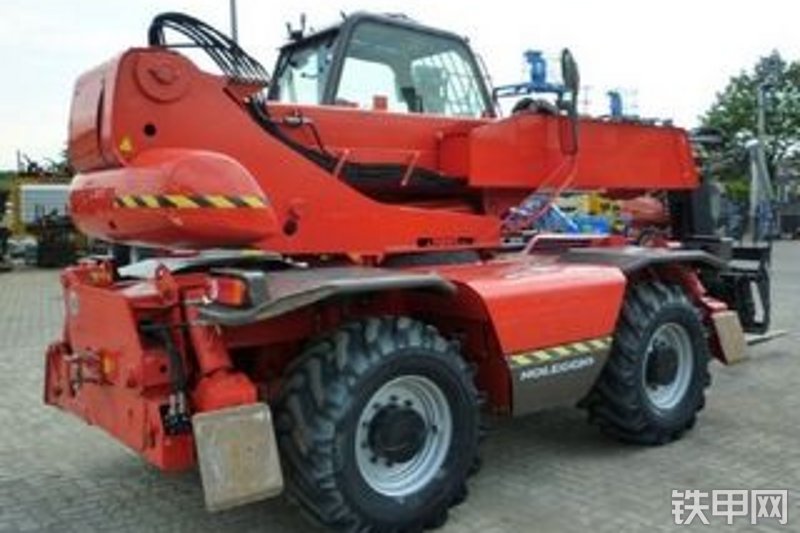 曼尼通mrt1742伸缩臂叉车