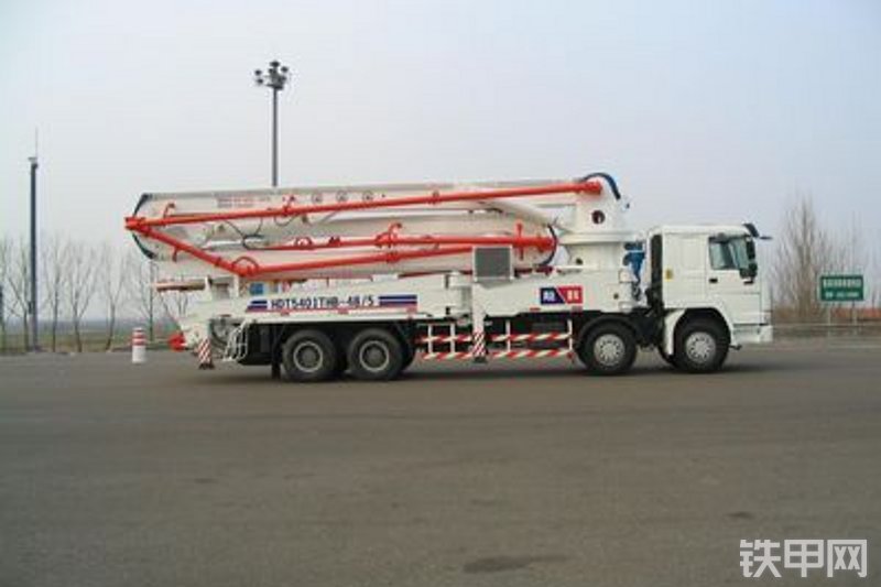 鸿达建工zz5437s4667c泵车