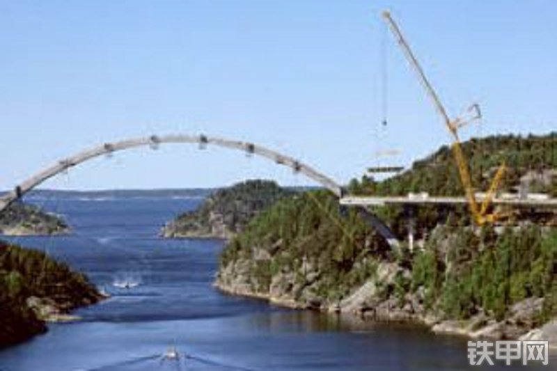 利勃海尔lr1750履带式起重机