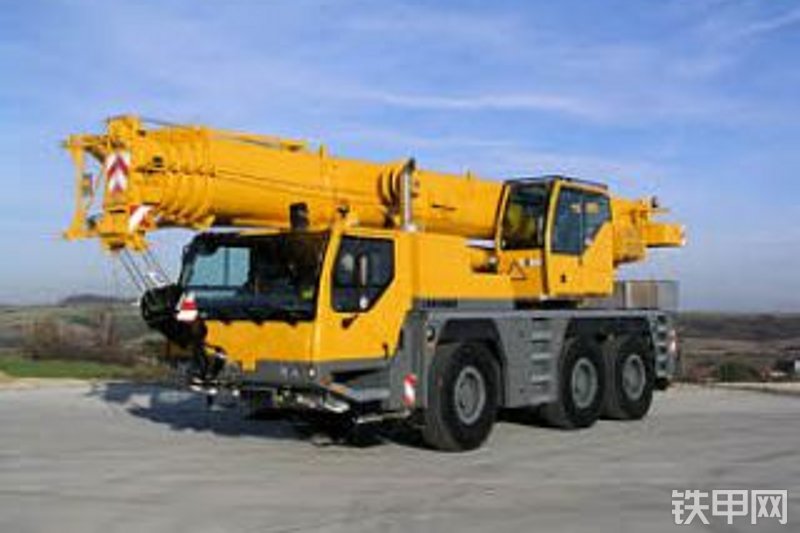 利勃海尔ltm1055-3.2全路面汽车起重机