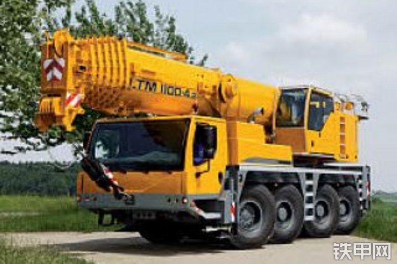 利勃海尔ltm1100-4.2全路面汽车起重机