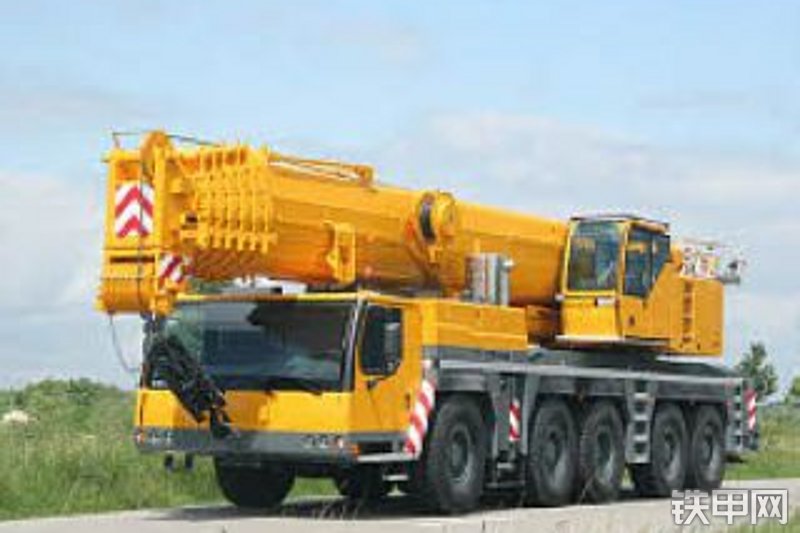 利勃海尔ltm1200-5.1全路面汽车起重机