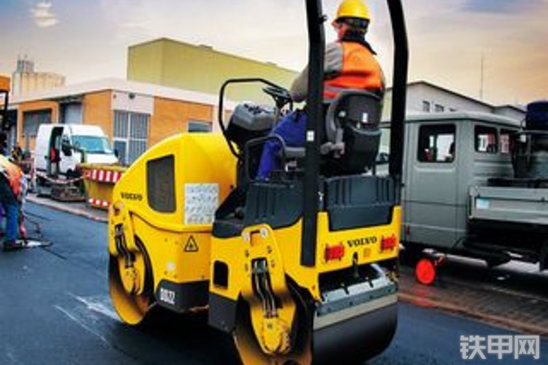 沃尔沃dd22双钢轮压路机