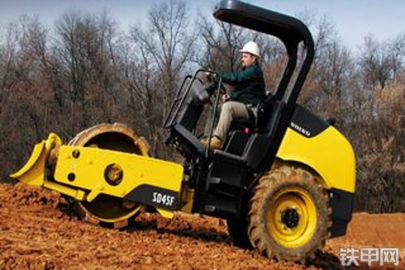 沃尔沃sd45f单钢轮压路机