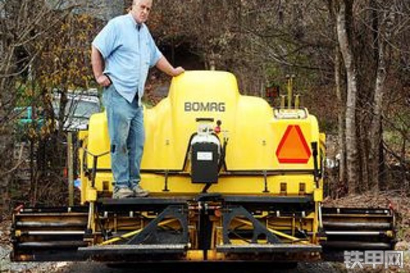 宝马格3310-3320履带式沥青摊铺机