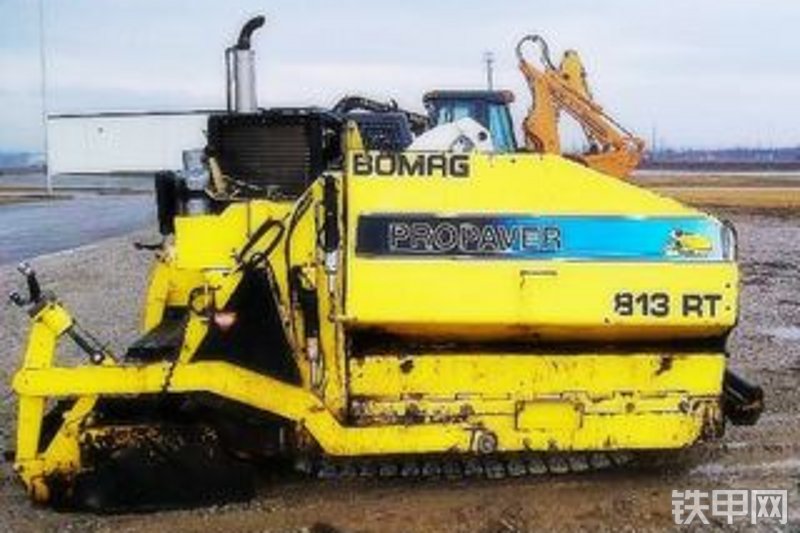 宝马格813rt履带式沥青摊铺机