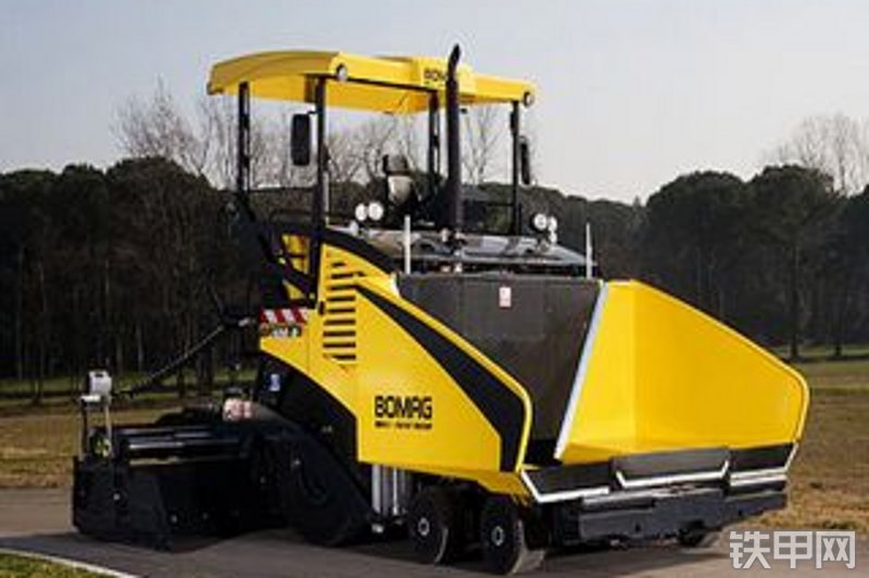 宝马格bf600c轮式沥青摊铺机