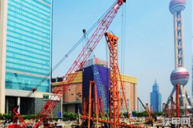 抚挖重工quy120履带式起重机