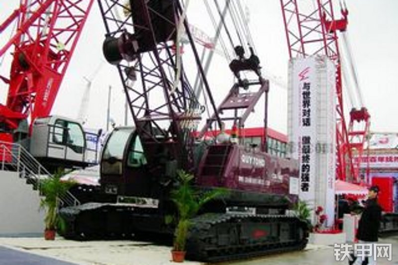 抚挖重工quy70hd履带式起重机