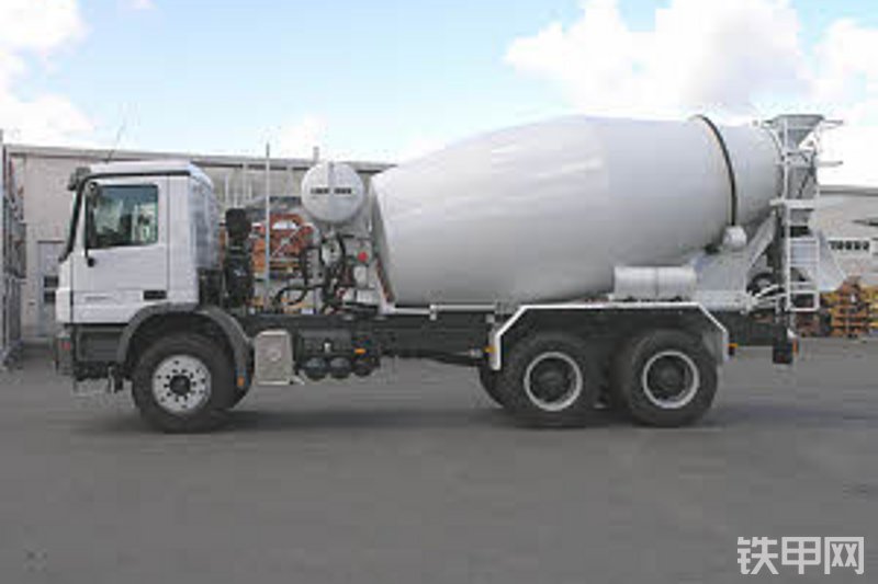 利勃海尔htm1004k搅拌运输车