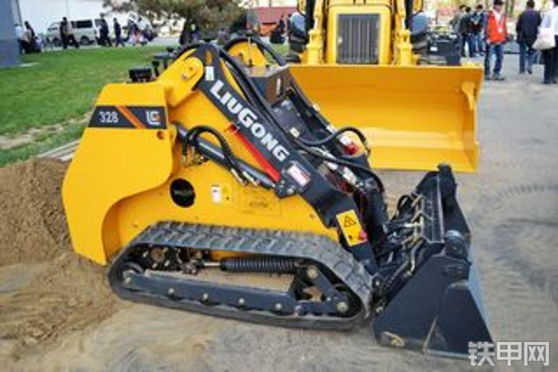 柳工clg328履带滑移装载机