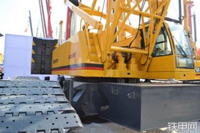 山推sc150c履带式起重机