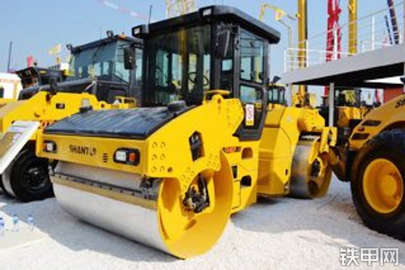 山推sr14d双钢轮压路机