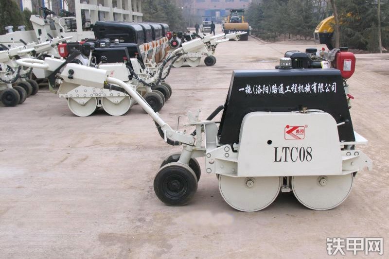 洛阳路通ltc08双钢轮压路机