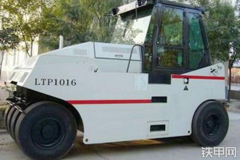 洛阳路通ltp1016轮胎压路机