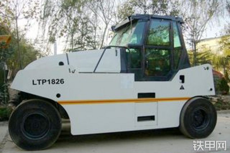 洛阳路通ltp1826轮胎压路机