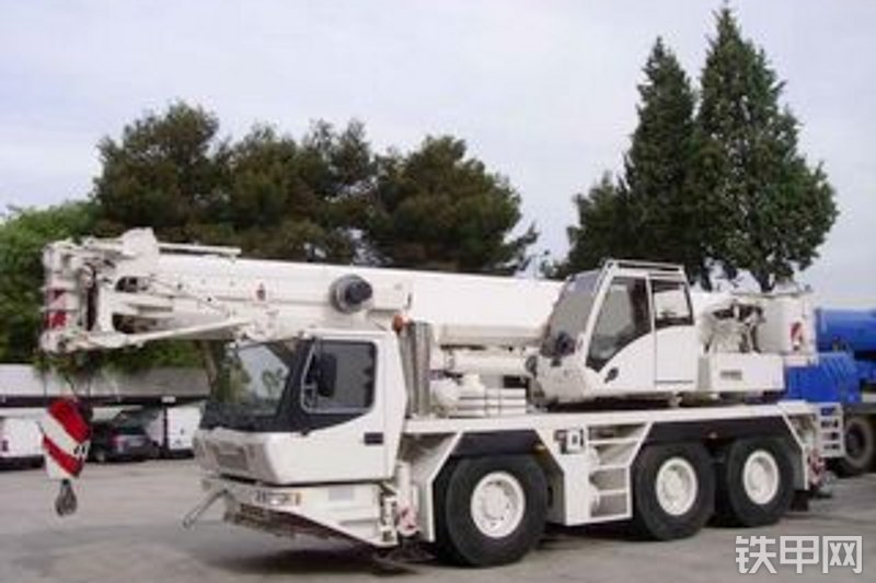 马尼托瓦克gmk3055全路面汽车起重机