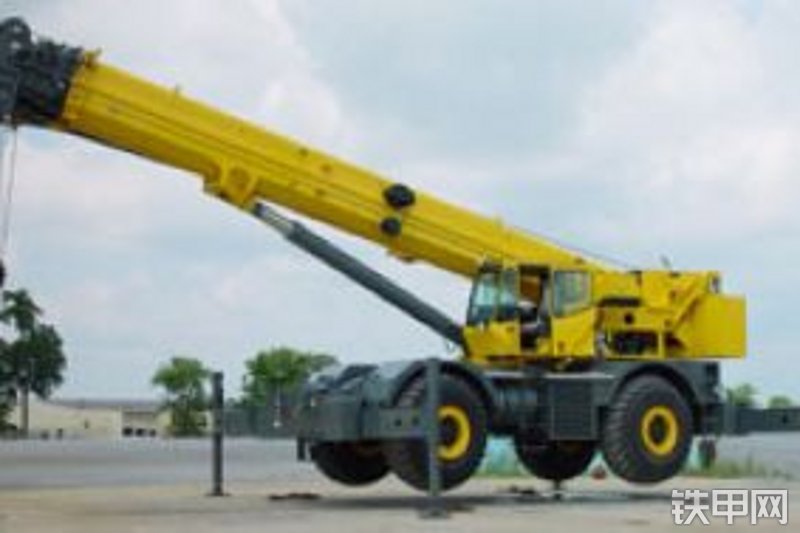 马尼托瓦克rt890e越野轮胎起重机