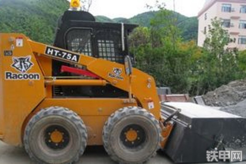 浣熊racoonht75a轮式滑移装载机