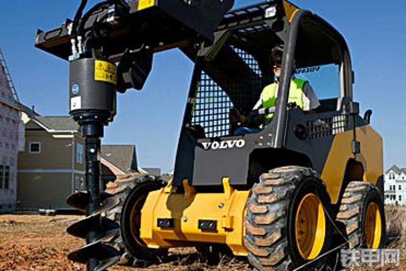 沃尔沃volvomc110c轮式滑移装载机