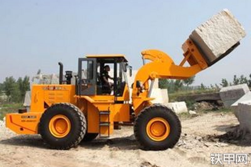 莱州威力wl-16叉装车