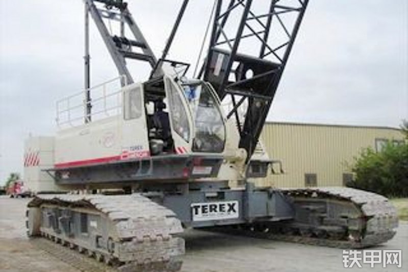 特雷克斯hc165履带式起重机