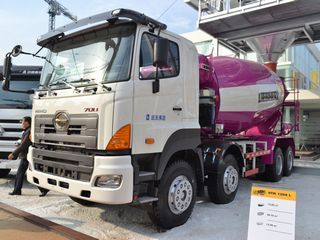 利勃海尔 HTM1204L重汽豪沃 搅拌运输车