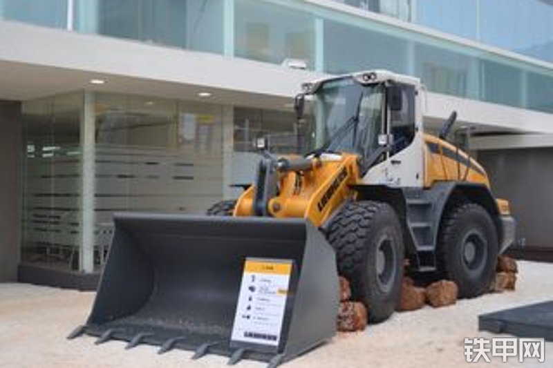 利勃海尔l538轮式装载机