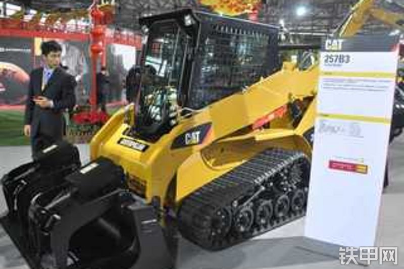 卡特彼勒257b3履带滑移装载机