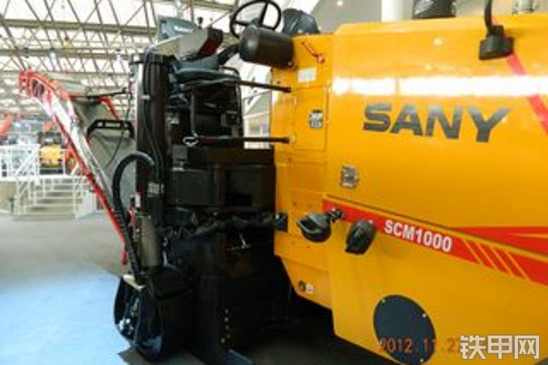 三一重工scm1000铣刨机