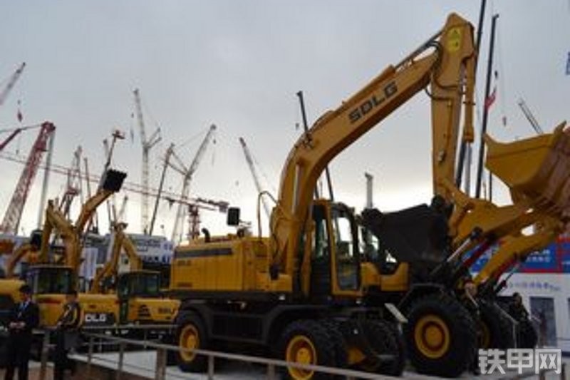 山东临工lgw6150e轮式挖掘机