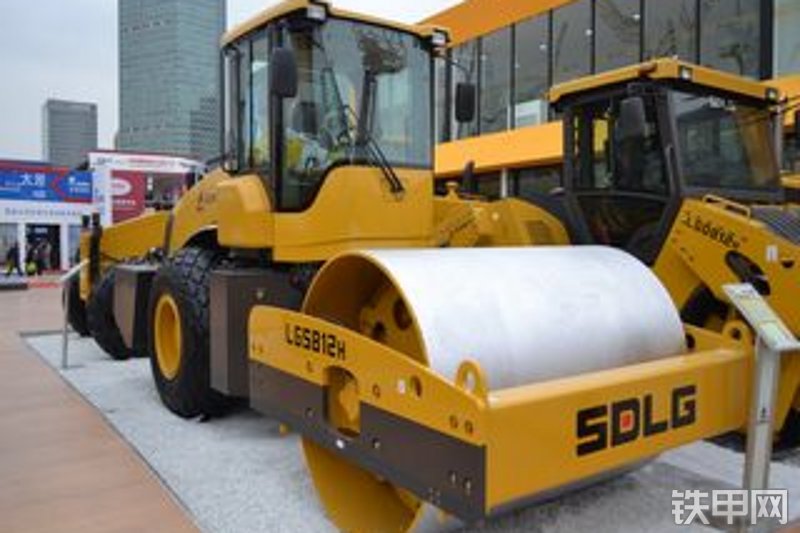 山东临工lgs812h单钢轮压路机