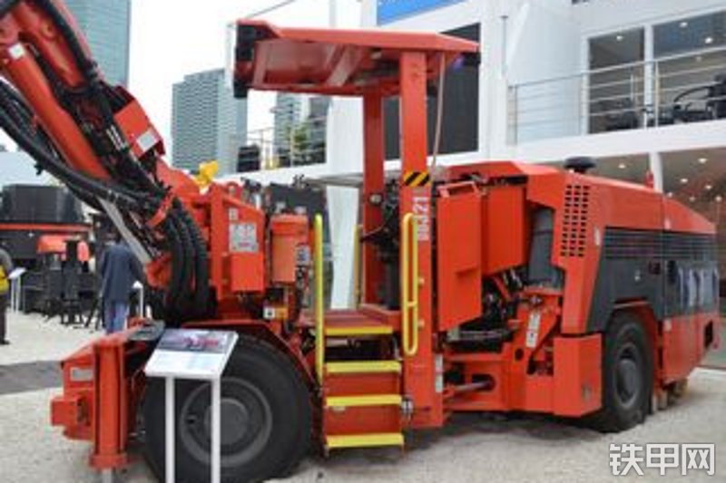 山特维克dd321液压式凿岩机