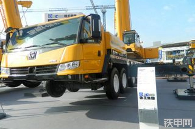 徐工xct220汽车起重机