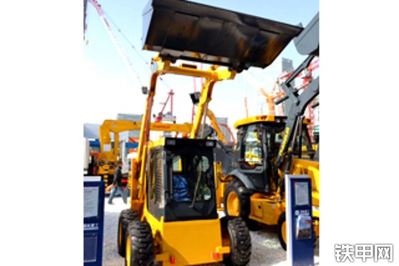 国机常林275轮式滑移装载机