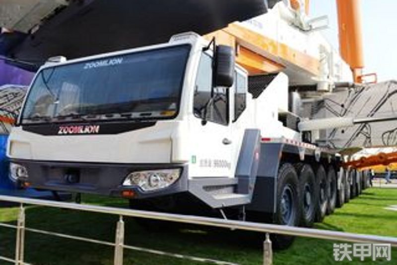 中联重科qay2000全路面汽车起重机