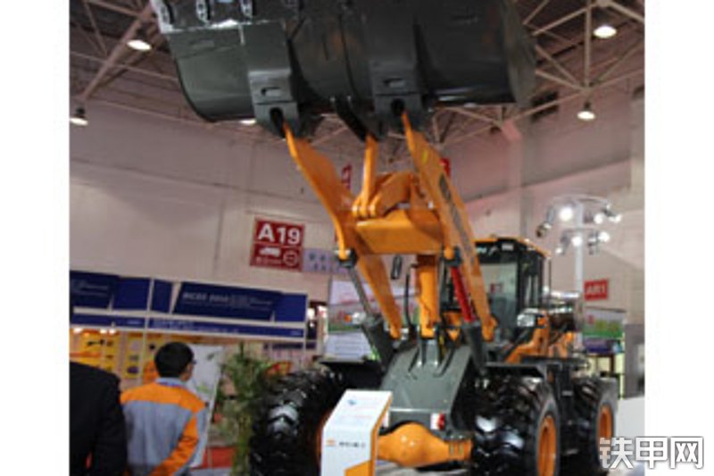 英轩重工yx656-lng轮式装载机