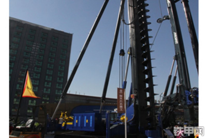 恒天九五ju132履带长螺旋钻机