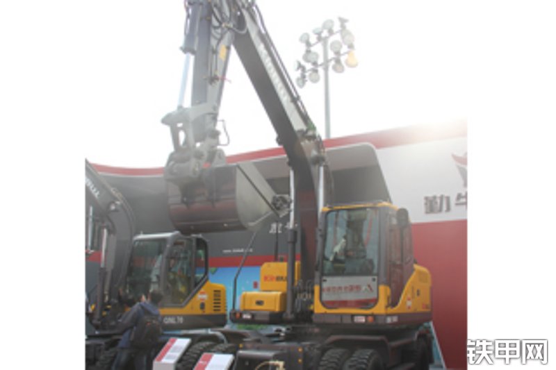 重庆勤牛qnl150b轮式挖掘机